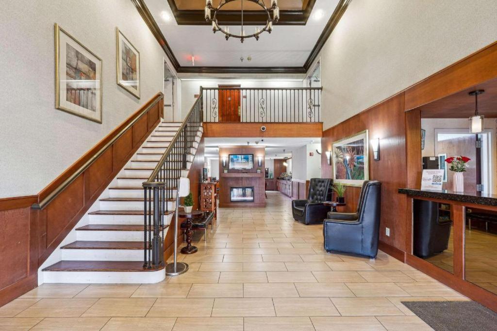 דוסונוויל Quality Inn & Suites מראה חיצוני תמונה